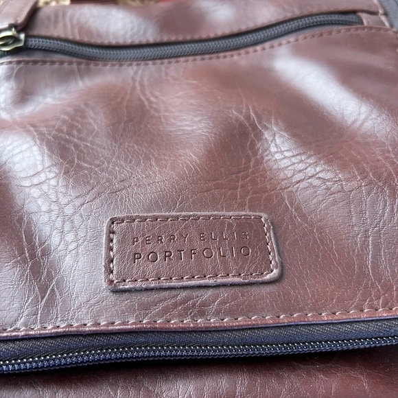 NWT Perry Ellis Portfolio Brown Leather Travel Bag - Picture 6 of 6